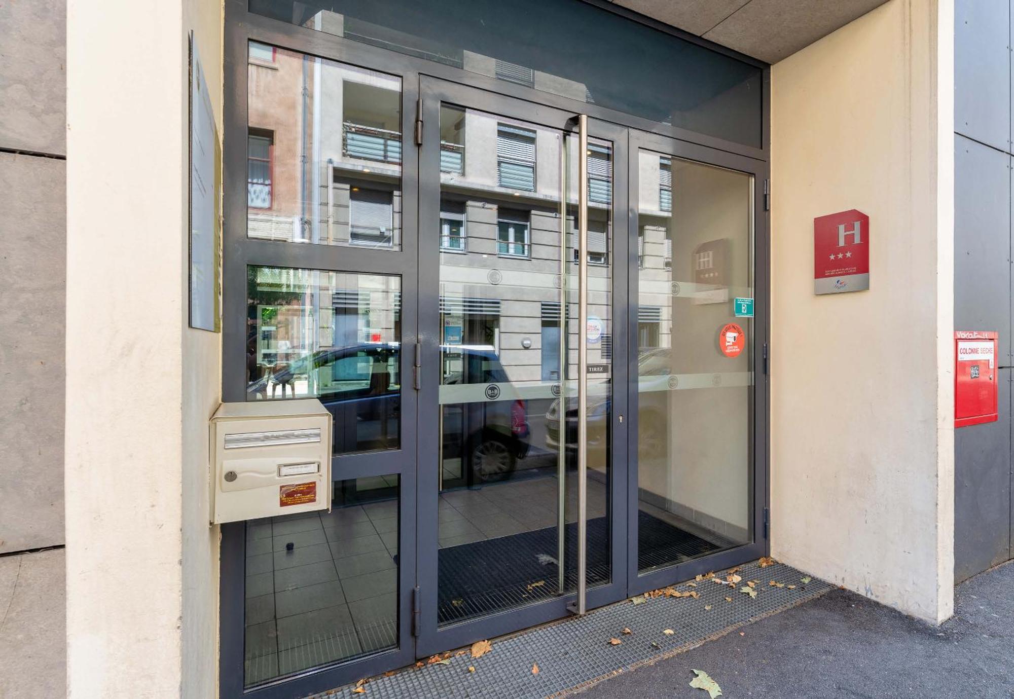 B&B Hôtel Lyon Caluire Cité Internationale Caluire-et-Cuire Exterior foto